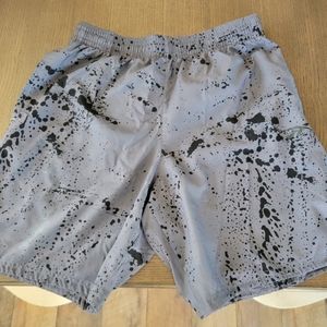 Mens reebok training shorts M